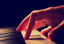 巅峰国际:西甲综合:巴萨巩固榜首 马竞客场完胜.